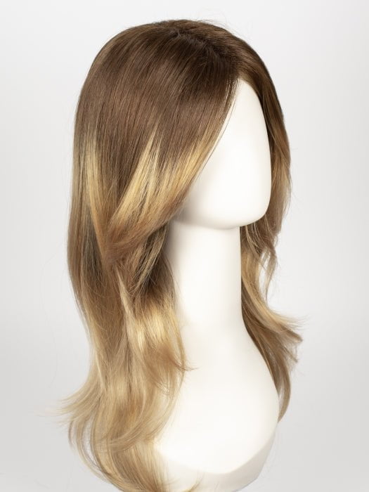 BANANA SPLIT LR | The base is a slightly warmer brown that quickly shifts to a light golden blonde. I would best describe this color as a heavily rooted blonde